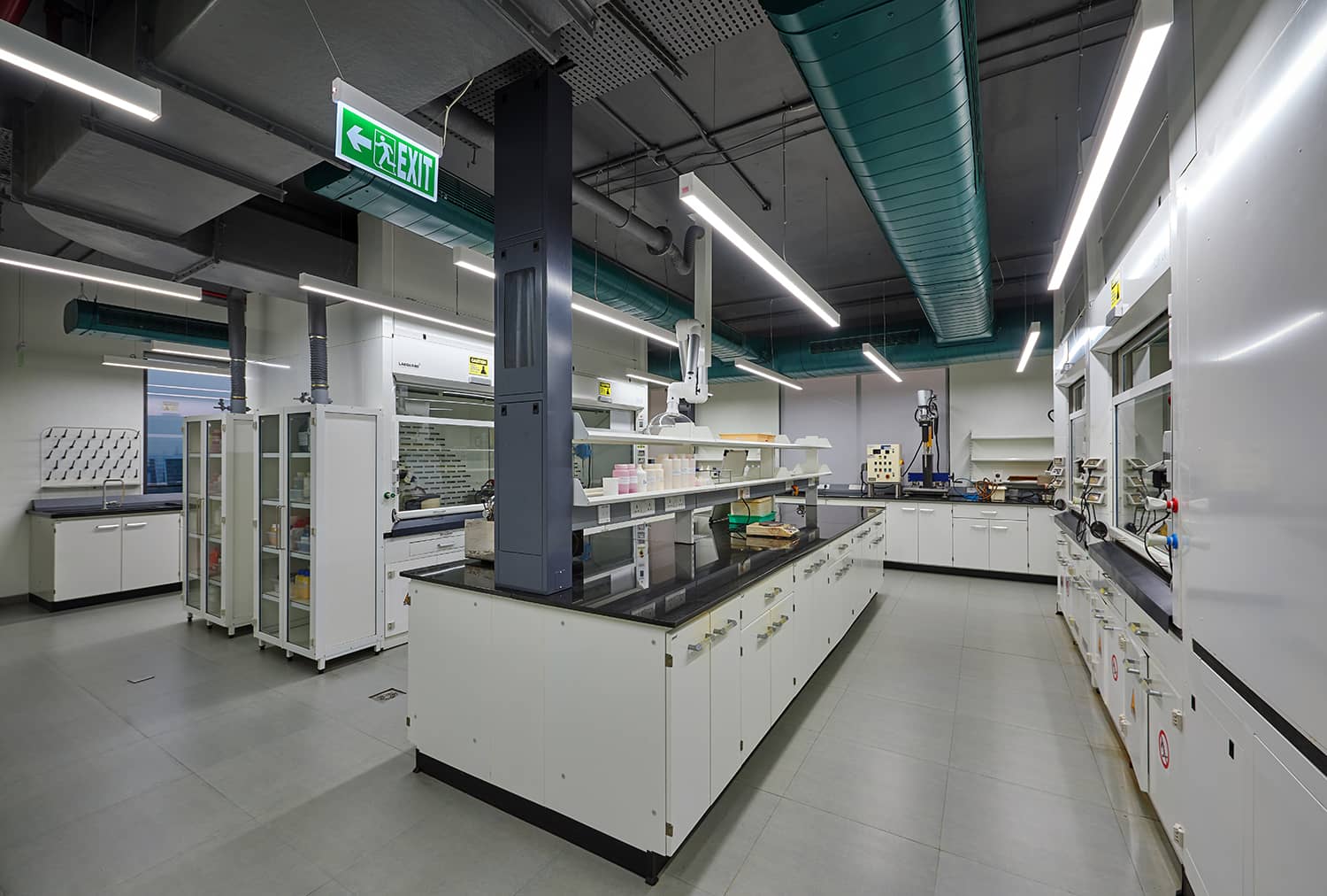 The Role of Laboratory Furniture in Specialized Research Areas