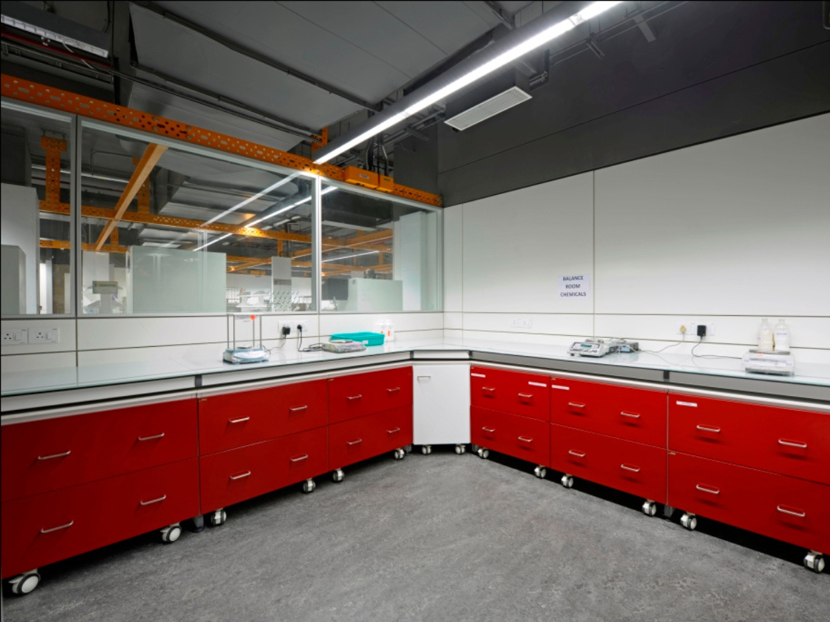 Flexis C Frame Lab Furniture by LabGuard - For R&D Labs