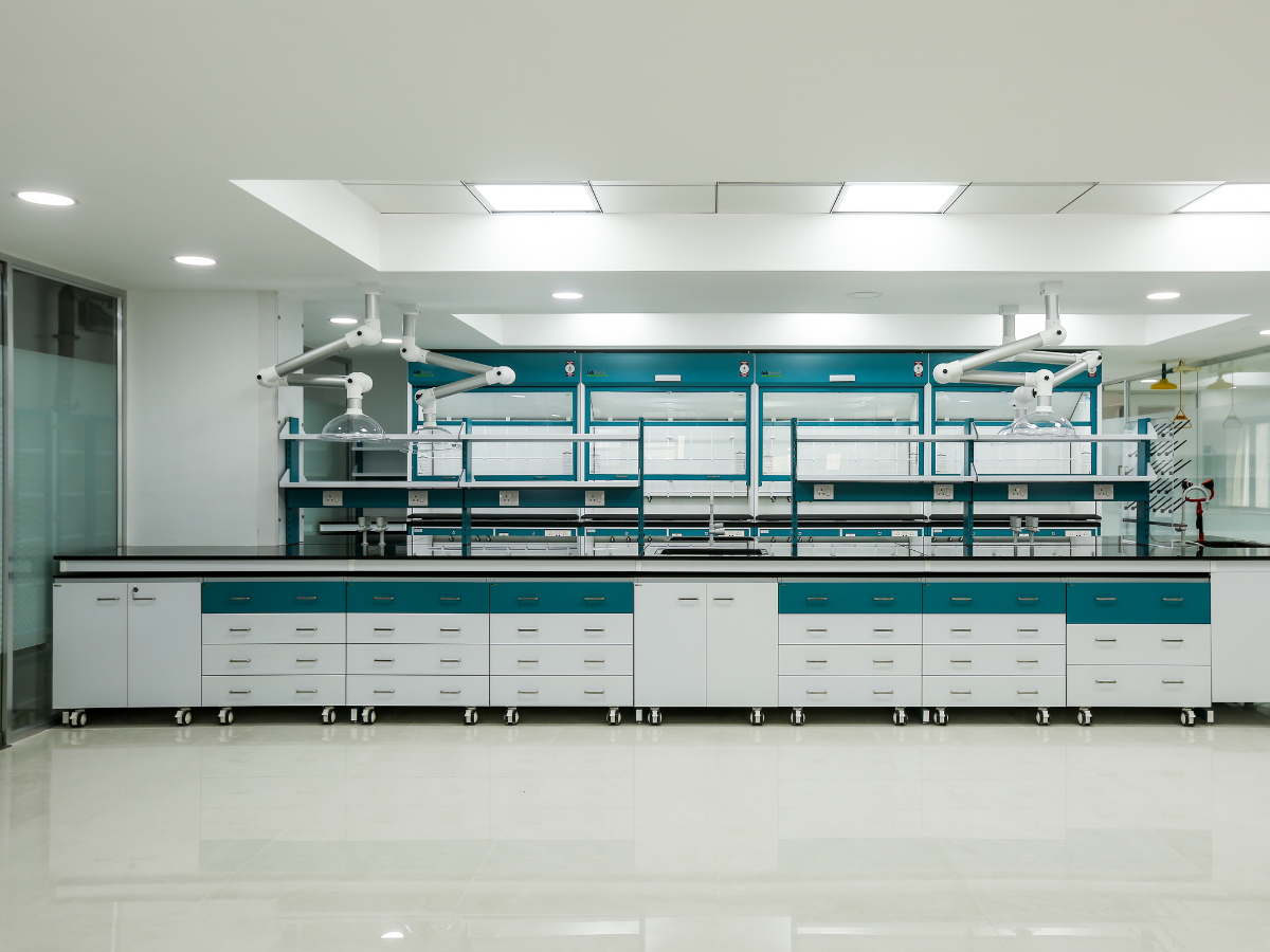 Flexis C Frame Lab Furniture by LabGuard - For R&D Labs