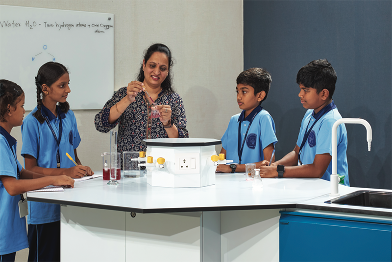 Flexis Lab Furniture by LabGuard - For R&D Labs