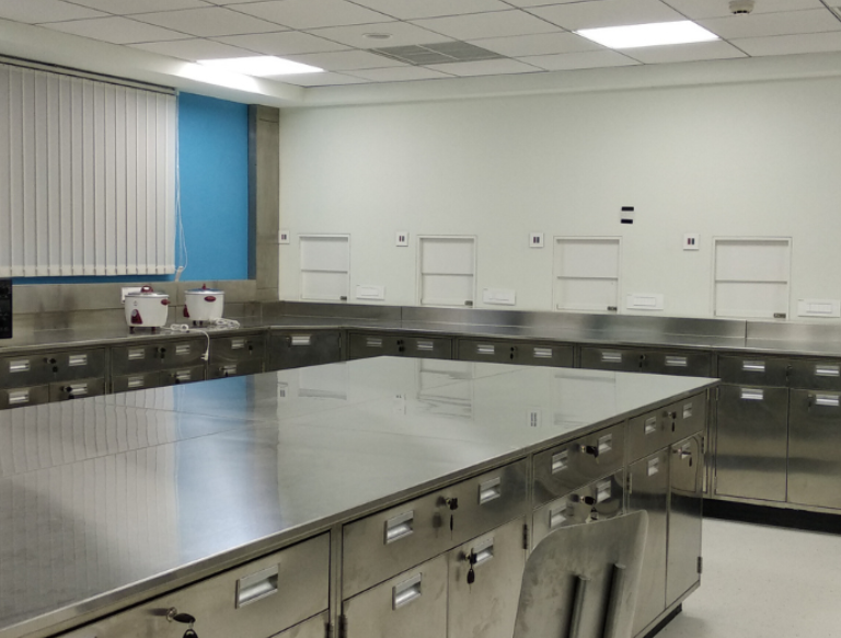 stainless-steel-lab-workstations