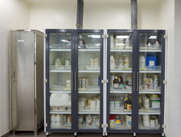 Custom Lab Furniture in Gujarat by LabGuard – Durable, Compliant ...