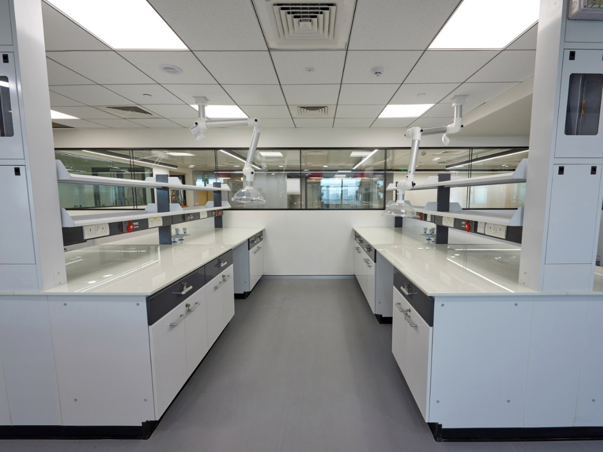 Lubricant-Company-Airoli-Navi-Mumbai-workstations-spot-extractor