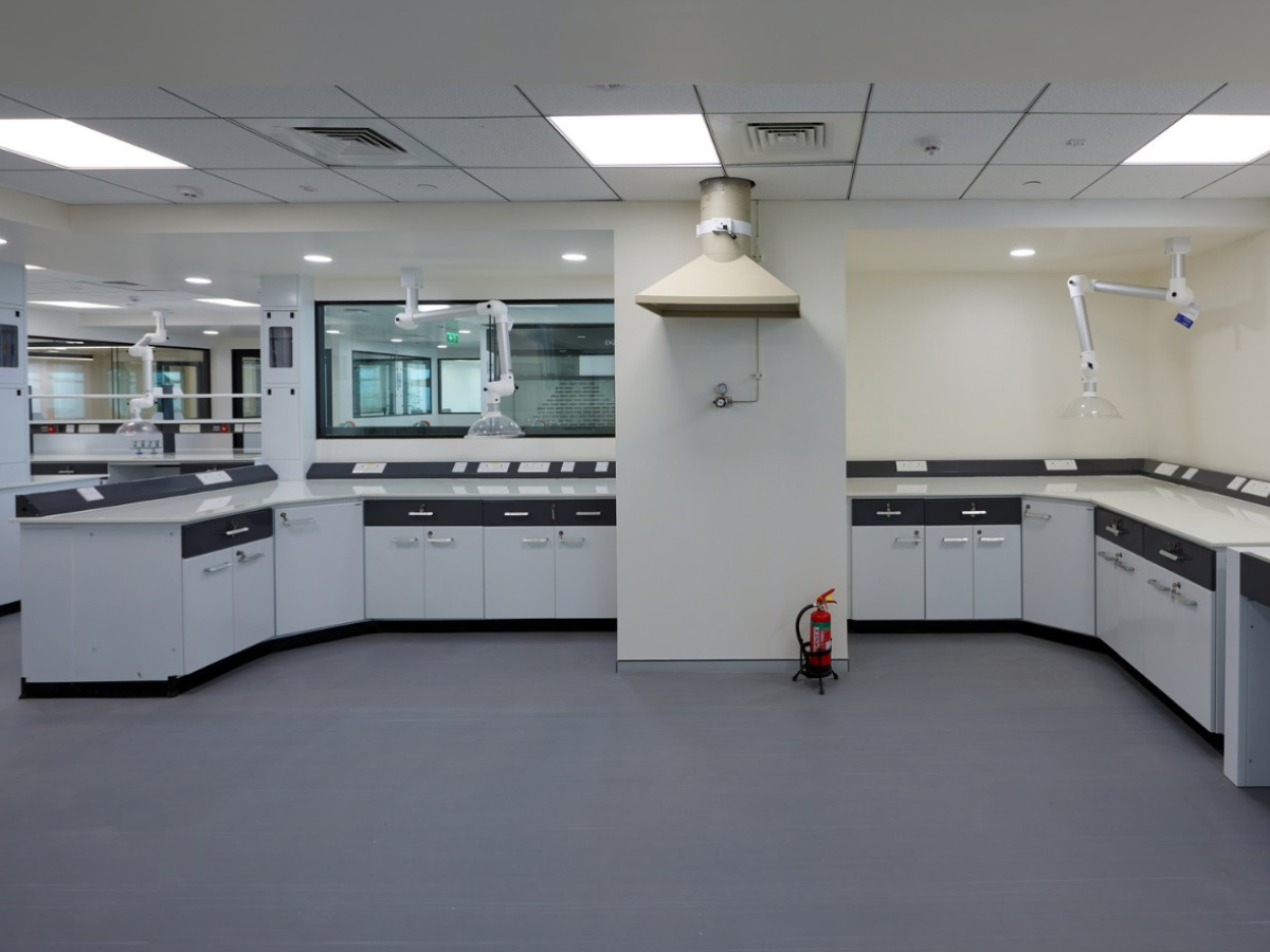 Lubricant-Company-Airoli-Navi-Mumbai-workstations-spot-extractor